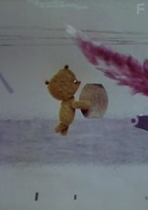 Медвежонок на дороге